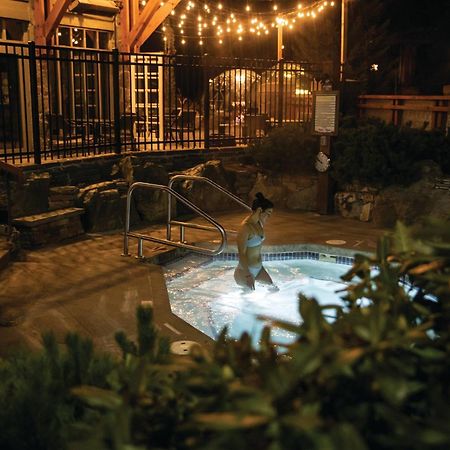 Pan Pacific Whistler Village Centre Екстериор снимка