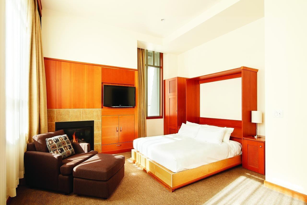 Pan Pacific Whistler Village Centre Екстериор снимка