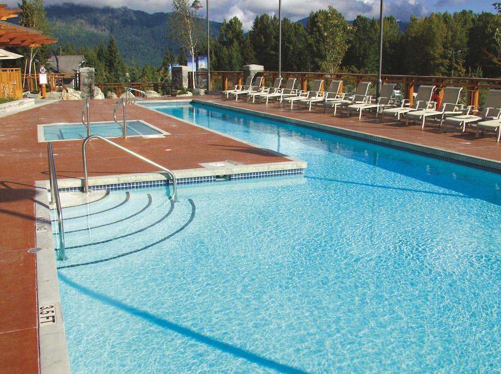 Pan Pacific Whistler Village Centre Екстериор снимка