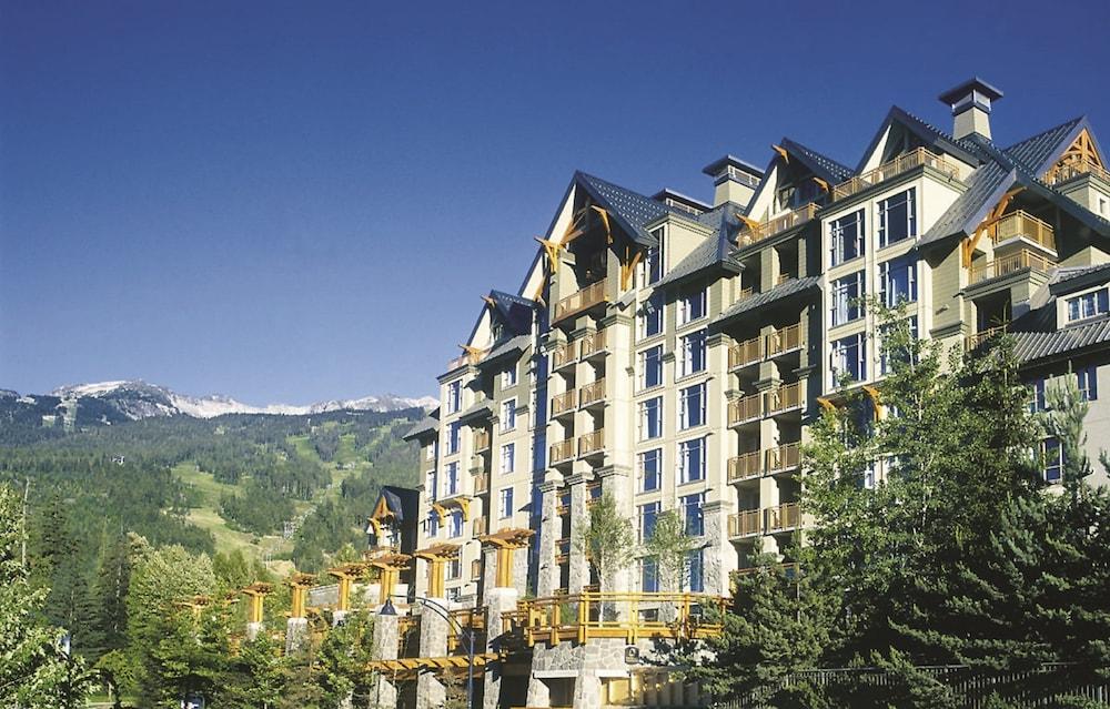 Pan Pacific Whistler Village Centre Екстериор снимка