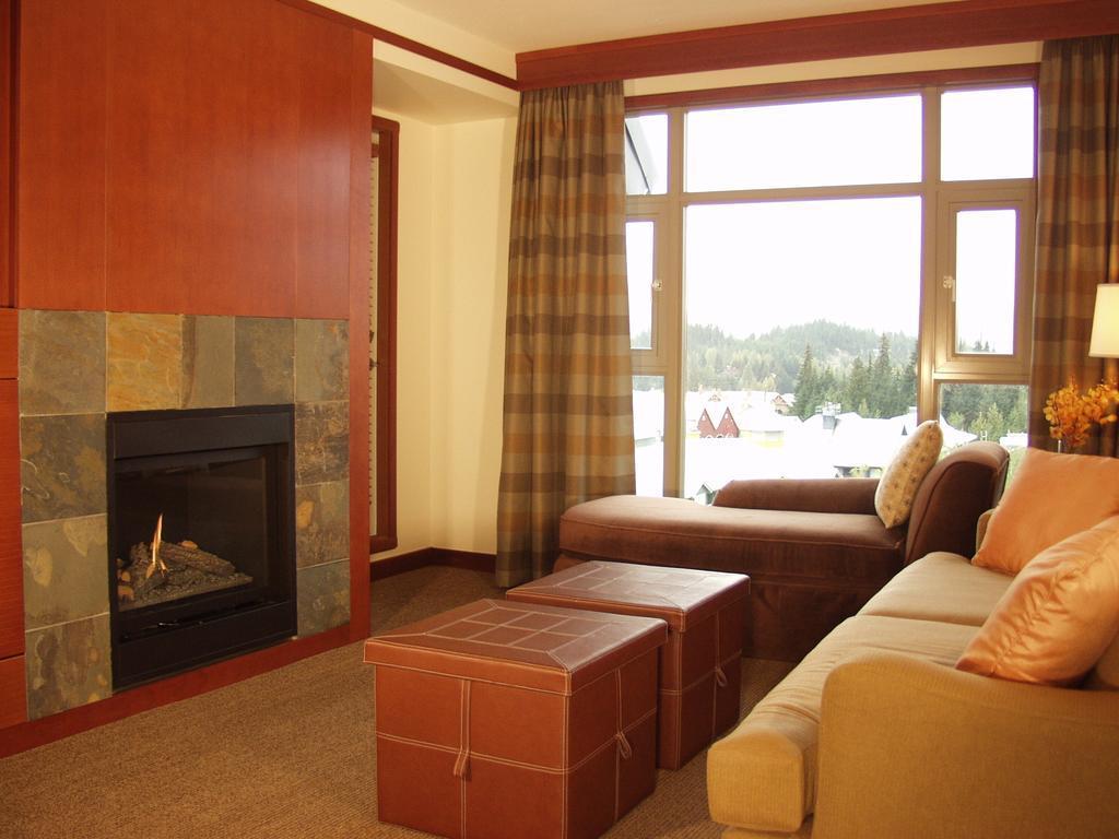 Pan Pacific Whistler Village Centre Екстериор снимка
