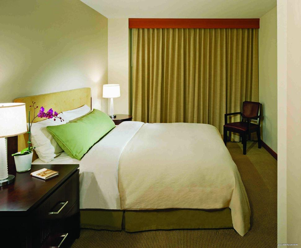 Pan Pacific Whistler Village Centre Стая снимка
