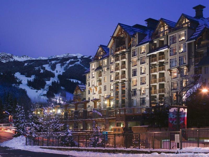 Pan Pacific Whistler Village Centre Екстериор снимка