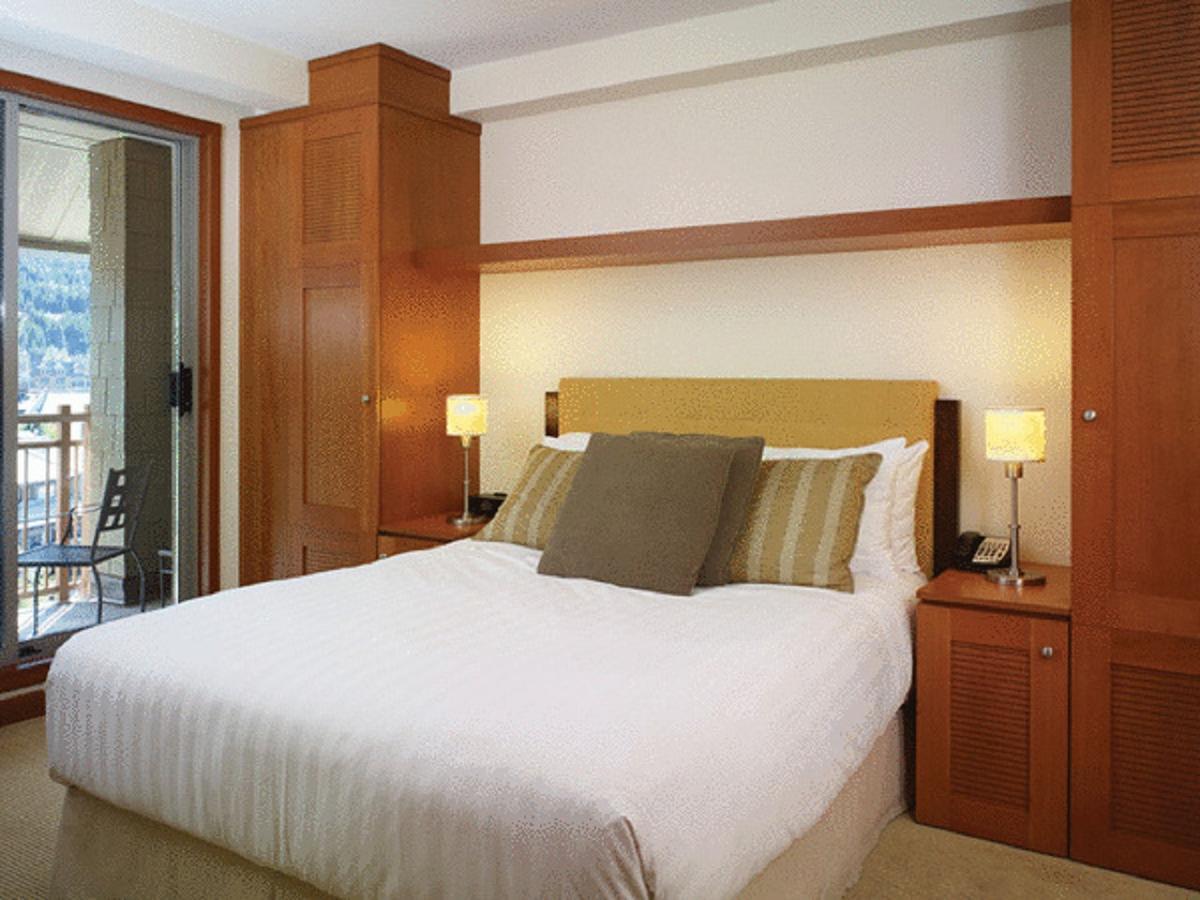 Pan Pacific Whistler Village Centre Екстериор снимка