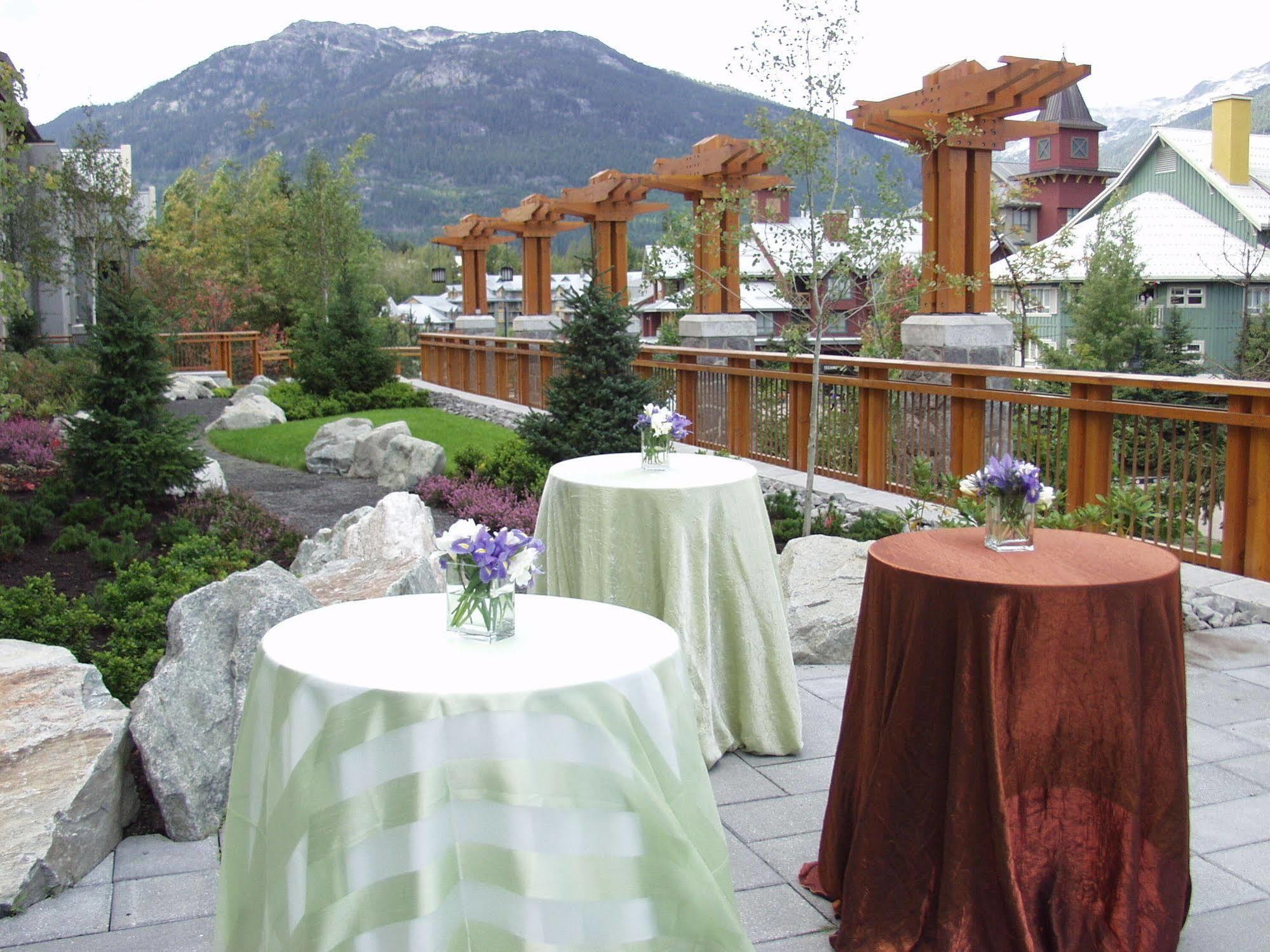 Pan Pacific Whistler Village Centre Екстериор снимка