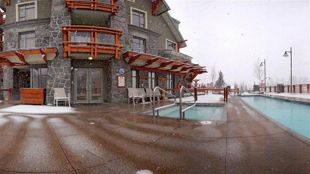 Pan Pacific Whistler Village Centre Екстериор снимка